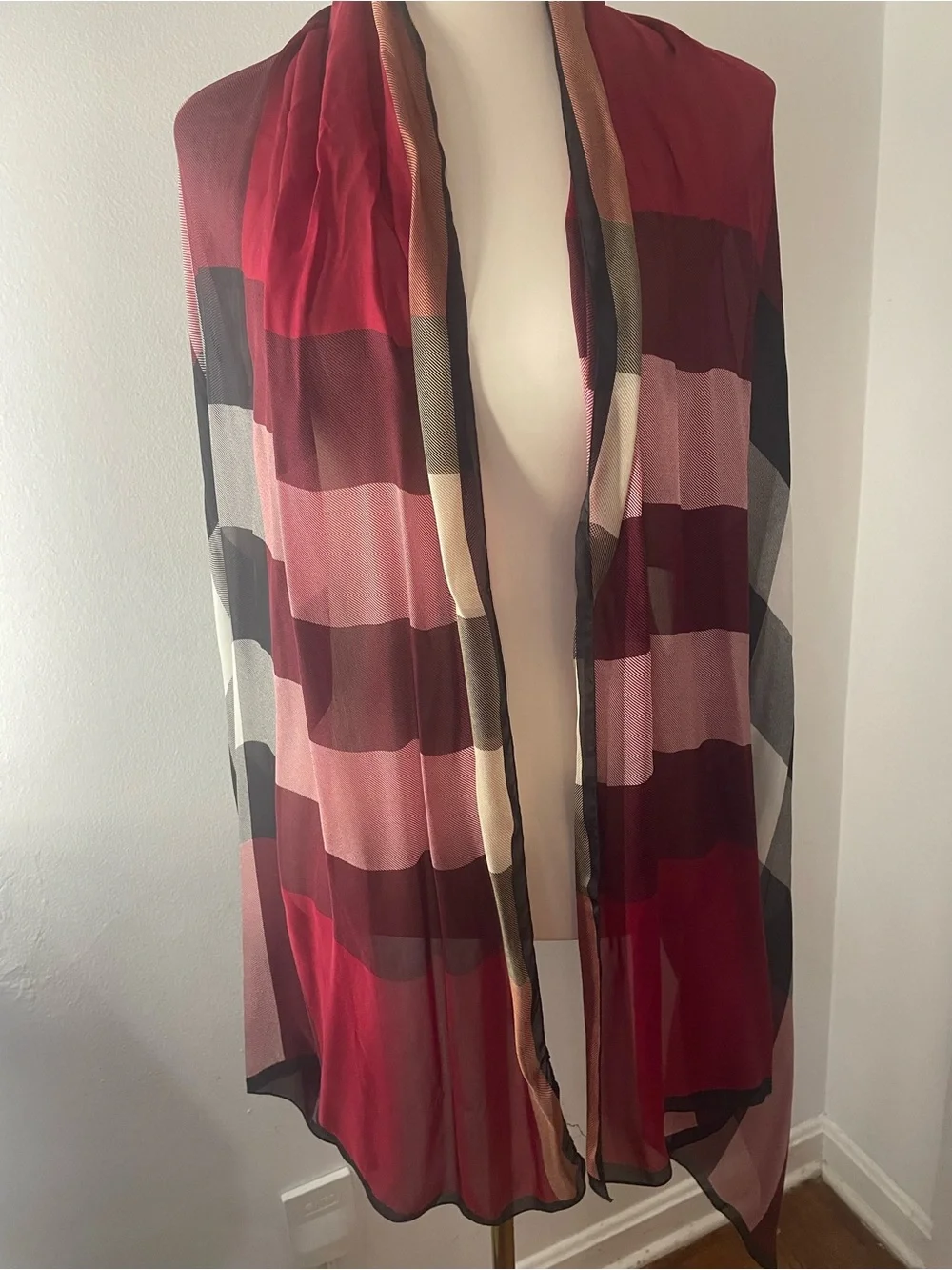Authentic Burberry Plaid Mega check Lightweight Women's Scarf - Picture 7 of 13